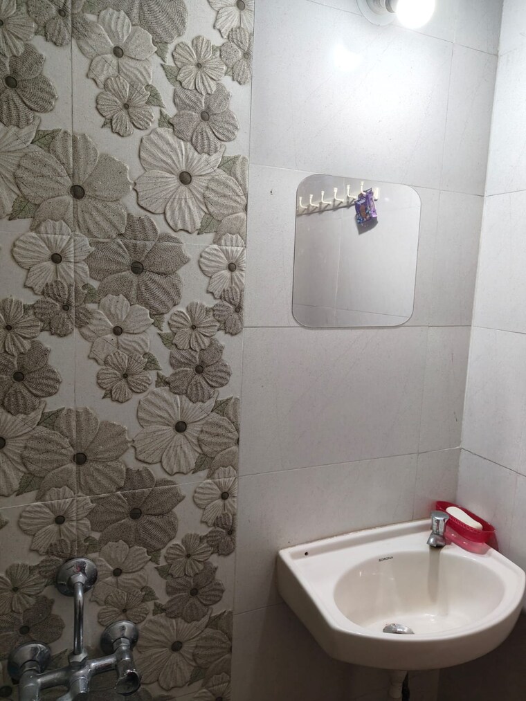 Bathroom, yashraj-park-chs 2 Bedroom 750 Sq.Ft. Apartment In Kasarvadavali Thane 9721846