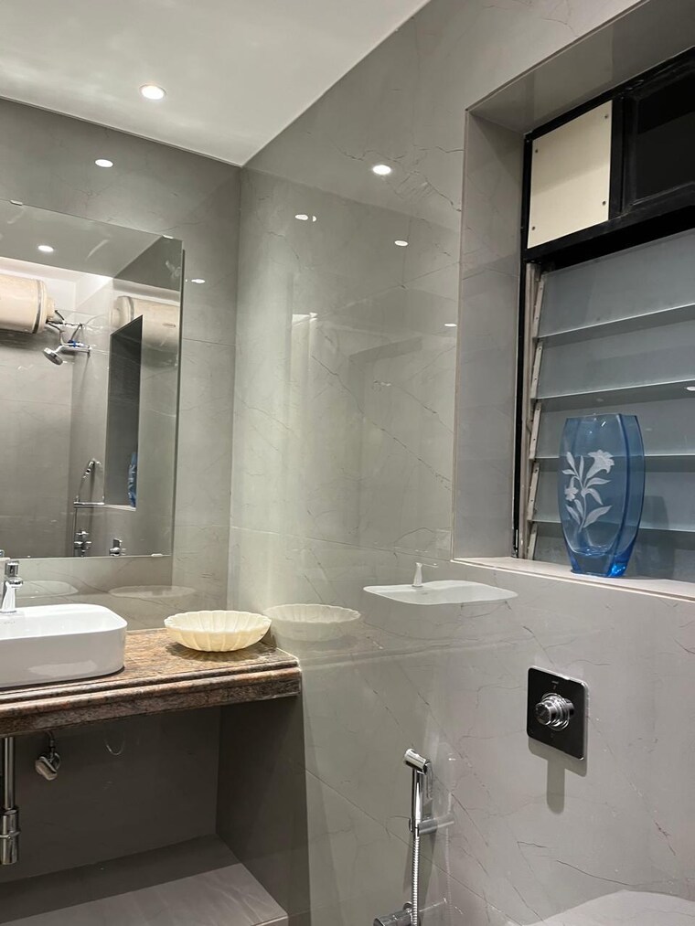 Bathroom, dejavu-apartment 2 Bedroom 800 Sq.Ft. Apartment In Bandra West Mumbai 9721857