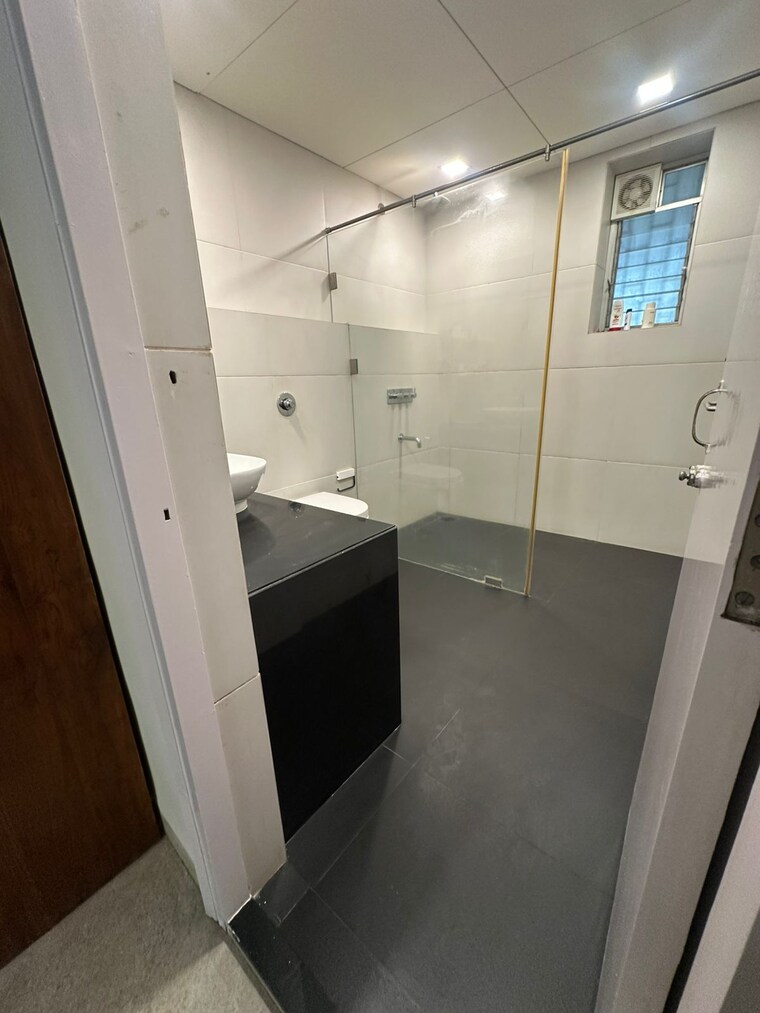 Bathroom, metropolitan-chs 2 Bedroom 1200 Sq.Ft. Apartment In Pali Hill Mumbai 9721864