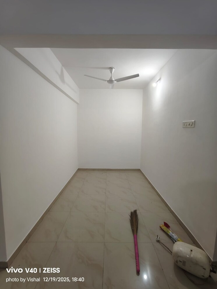 Room, damji-mahavir-exotica 1 Bedroom 425 Sq.Ft. Apartment In Ghodbunder Road Thane 9721868