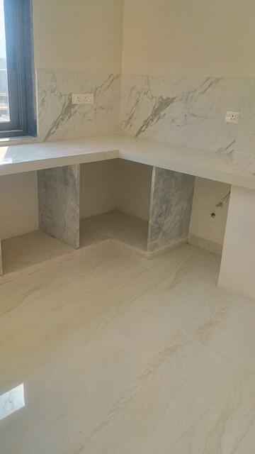 Room in 3 BHK Apartment at Raja Park – for Sale