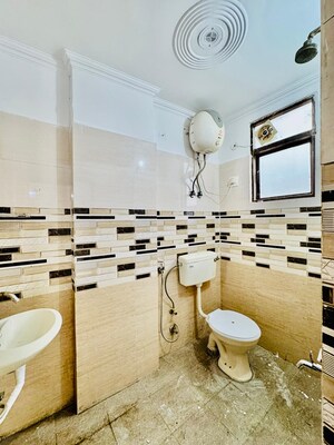 Master Bedroom in 2 BHK Builder Floor at Saket – for Rent