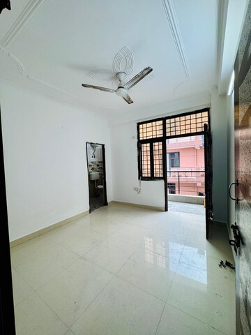 Room in 2 BHK Builder Floor at Saket – for Rent