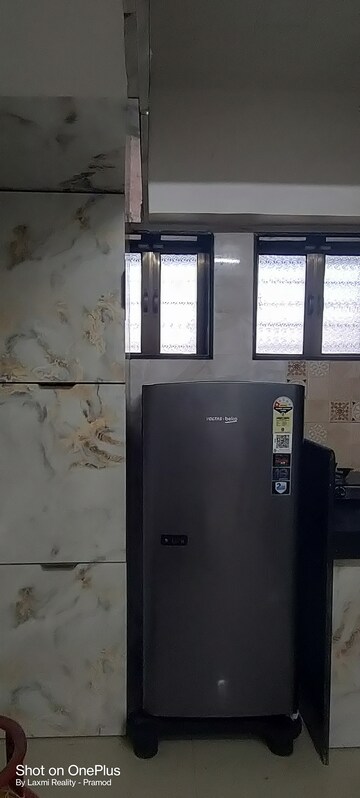 Room in 1 BHK Apartment at Shrinivas Tower, Lower Parel – for Rent