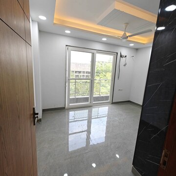 Bathroom in 2.5 BHK Apartment at Gaur City 5th Avenue, Sector 4 Greater Noida – for Rent