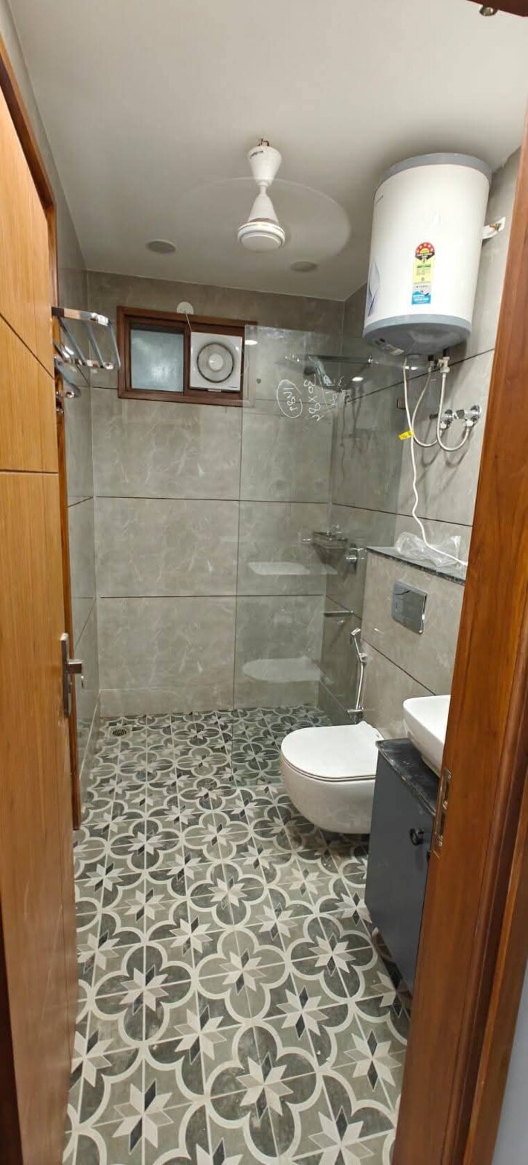 Bathroom, gaur-city-5th-avenue 2.5 Bedroom 1175 Sq.Ft. Apartment In Sector 4 Greater Noida Greater Noida 9721926