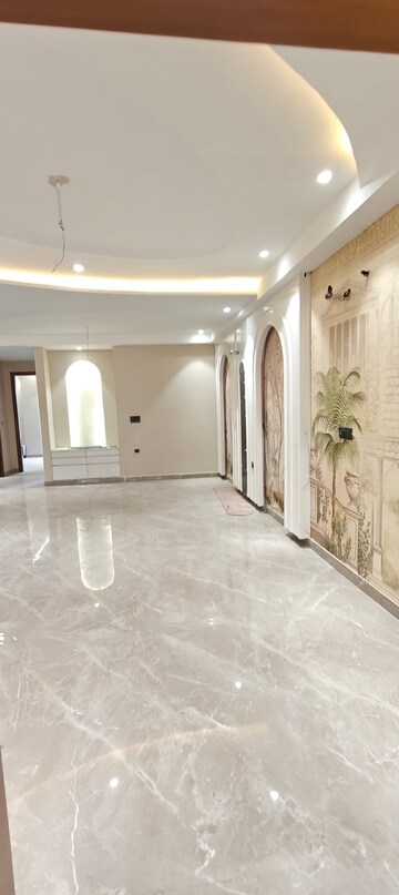 Building Lobby in 4 BHK Builder Floor at Sector 28 – for Sale
