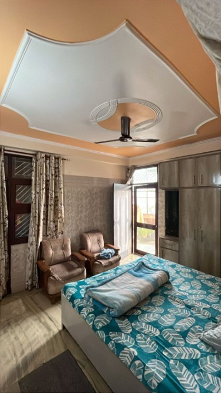Bedroom, chiranjiv vihar 3 Bedroom 90 Sq.Yd. Builder Floor In Chiranjiv Vihar Ghaziabad 9696473