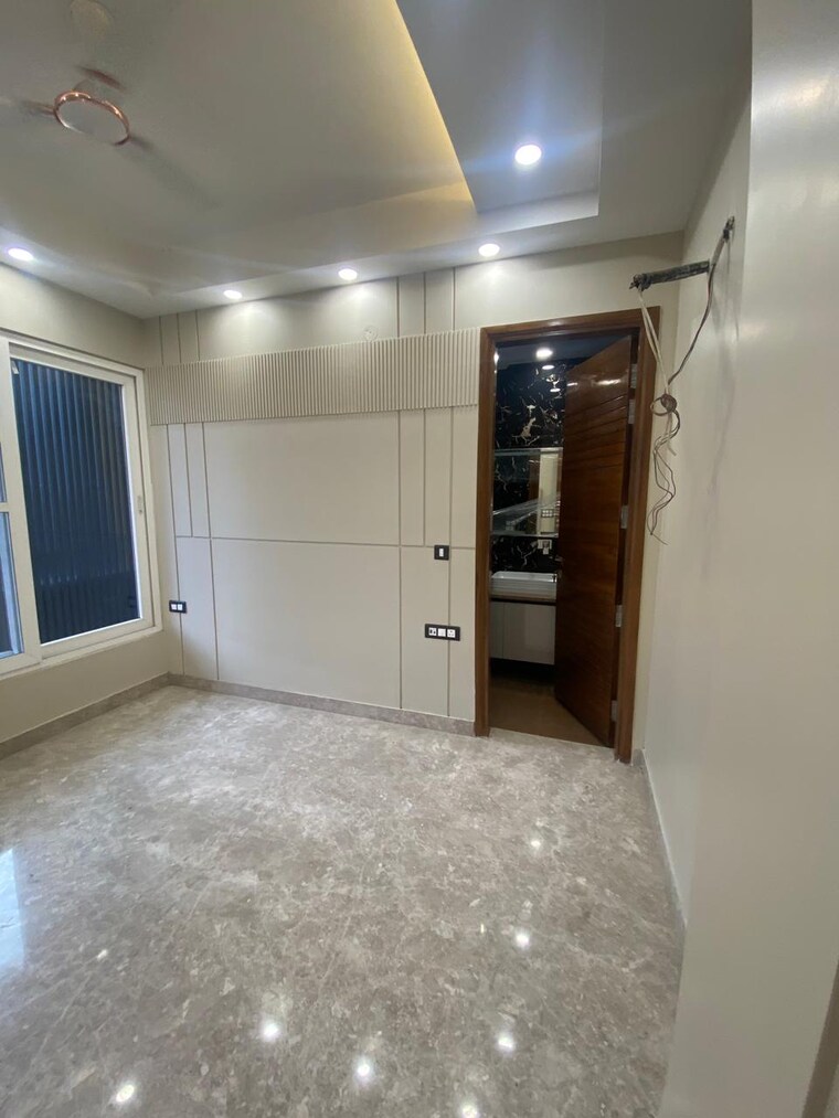 Room, east patel nagar 3 Bedroom 1800 Sq.Ft. Builder Floor In East Patel Nagar Delhi 9721992