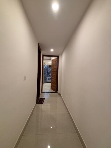 Building Lobby in 2 BHK Builder Floor at Palm Residency Chhatarpur, Chattarpur – for Rent