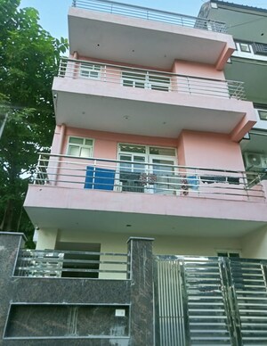2 BHK Independent House For Rent in Sector 104