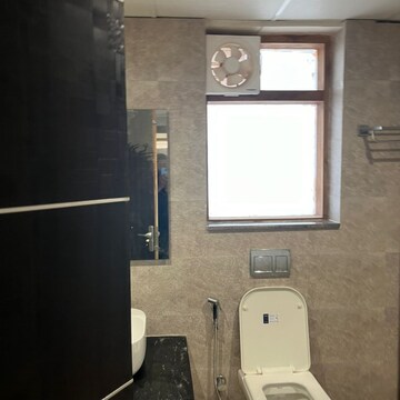Bathroom in 3 BHK Builder Floor at Landmark Towers, Sector 51 – for Rent