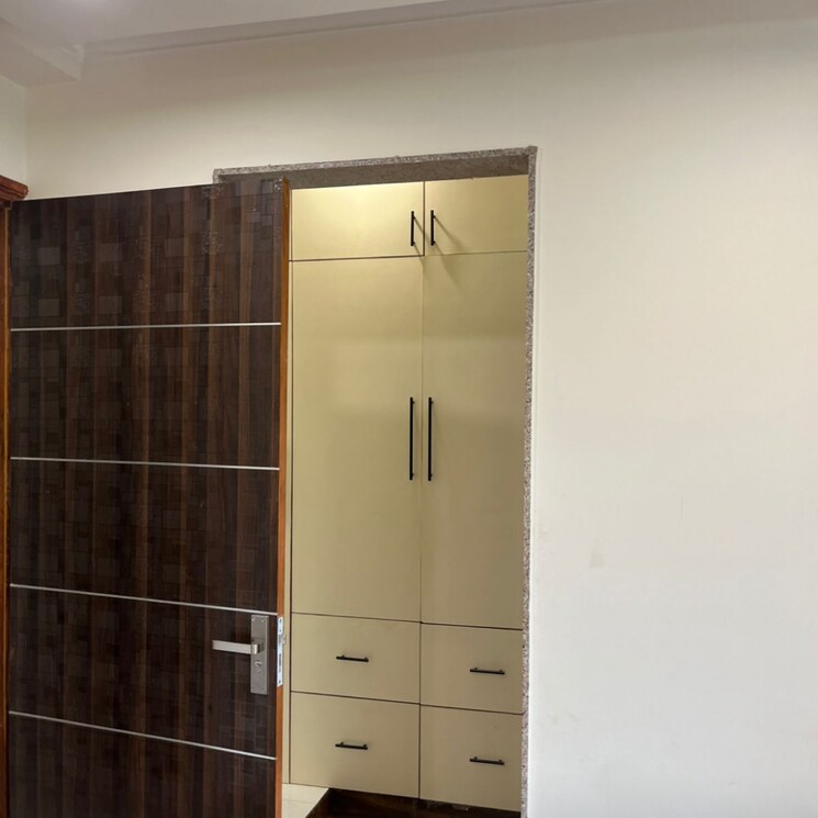 Bathroom, landmark-towers 3 Bedroom 300 Sq.Yd. Builder Floor In Sector 51 Gurgaon 9722050