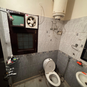 Bathroom in 3 BHK Builder Floor at Landmark Towers, Sector 51 – for Rent