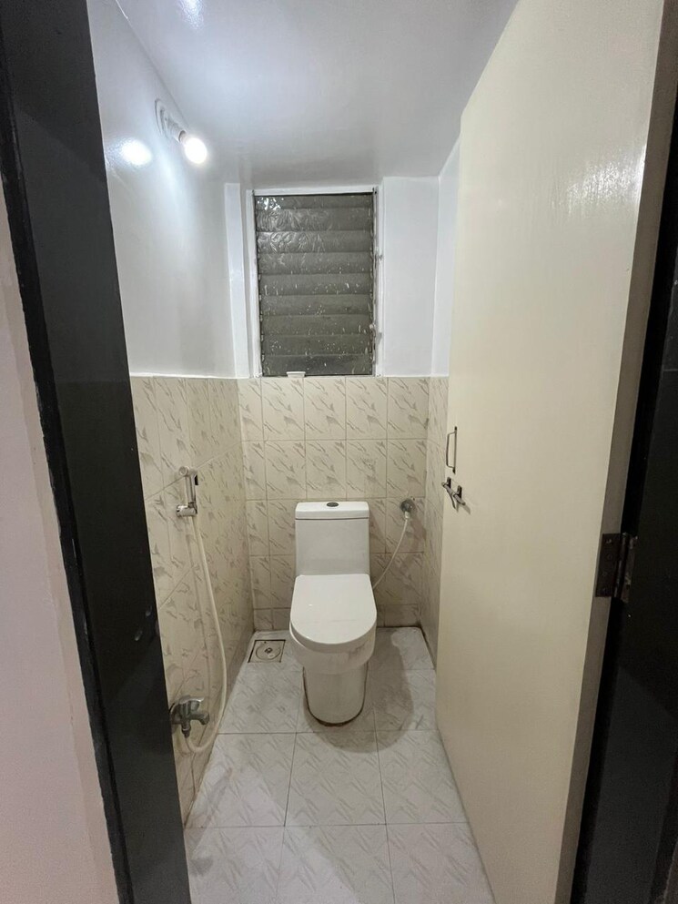 Bathroom, karan-park 1 Bedroom 530 Sq.Ft. Apartment In Wadgaon Sheri Pune 9722064