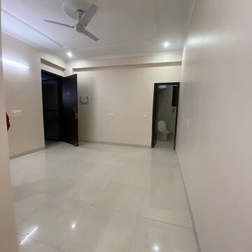 Room in 1 BHK Builder Floor at Chattarpur – for Rent