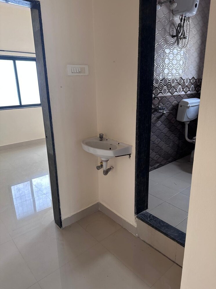 Bathroom, akshay-apartments-wadgaon-sheri 2 Bedroom 980 Sq.Ft. Apartment In Wadgaon Sheri Pune 9722069