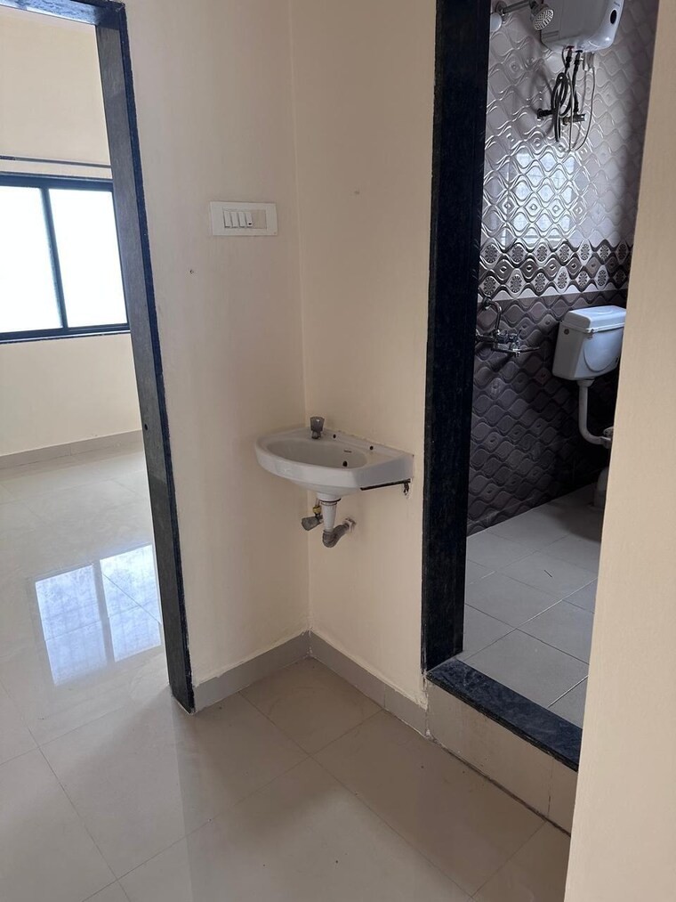 Bathroom, akshay-apartments-wadgaon-sheri 2 Bedroom 980 Sq.Ft. Apartment In Wadgaon Sheri Pune 9722069