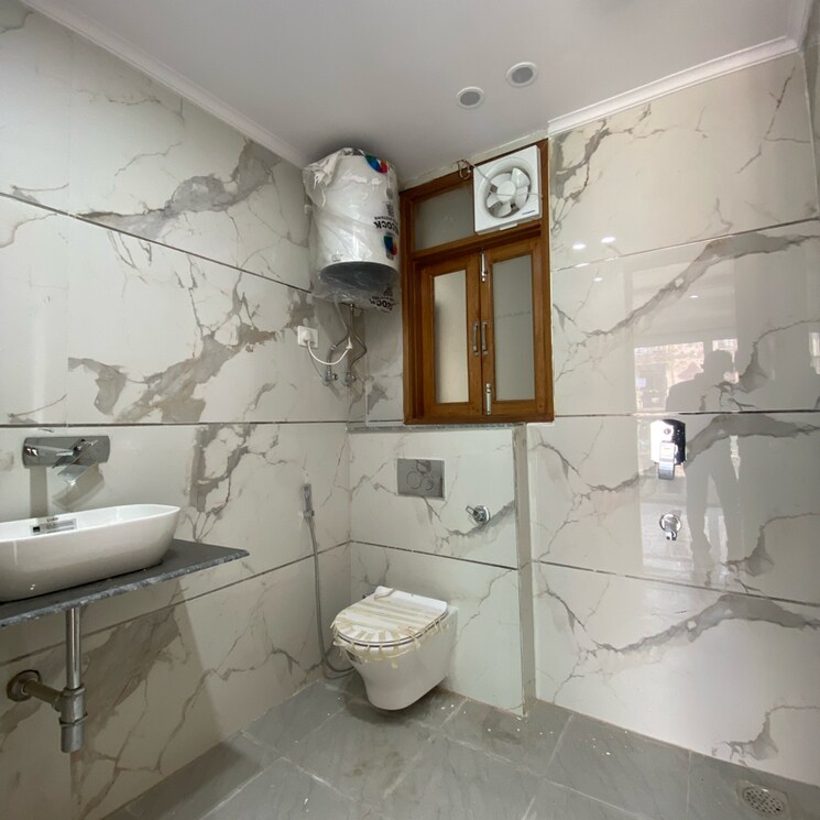 Bathroom, chattarpur 2 Bedroom 850 Sq.Ft. Builder Floor In Chattarpur Delhi 9722078