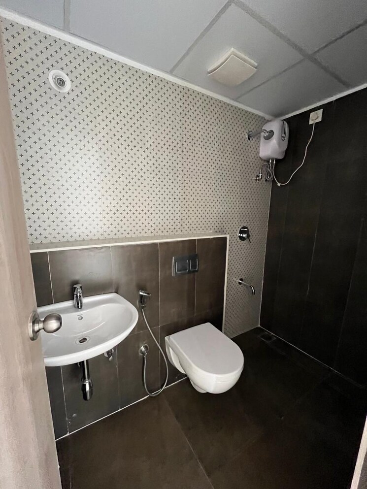 Bathroom, lodha-palava-downtown 2.5 Bedroom 759 Sq.Ft. Apartment In Dombivli East Thane 9722119