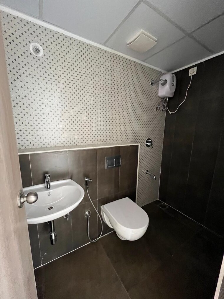 Bathroom, lodha-palava-downtown 2.5 Bedroom 759 Sq.Ft. Apartment In Dombivli East Thane 9722119