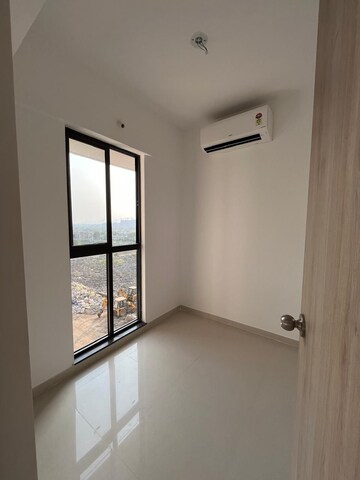 Room in 2.5 BHK Apartment at Lodha Palava Downtown, Dombivli East – for Rent