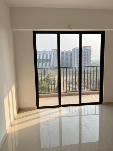 Room in 2.5 BHK Apartment at Lodha Palava Downtown, Dombivli East – for Rent