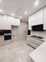 3 BHK + Servant Room 208 Sq.Yd. Builder Floor in DLF Queens Court