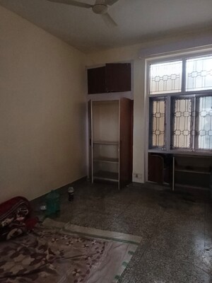 Room in 2 BHK Independent House at RWA Apartments, Sector 31 – for Rent