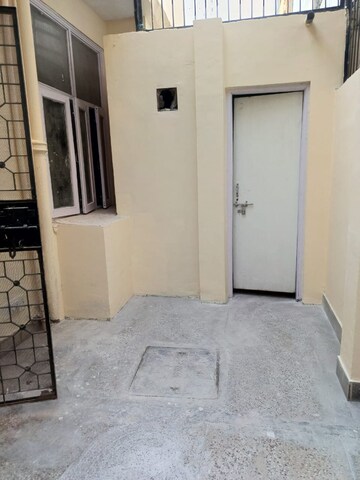 Room in 2 BHK Independent House at RWA Apartments, Sector 31 – for Rent