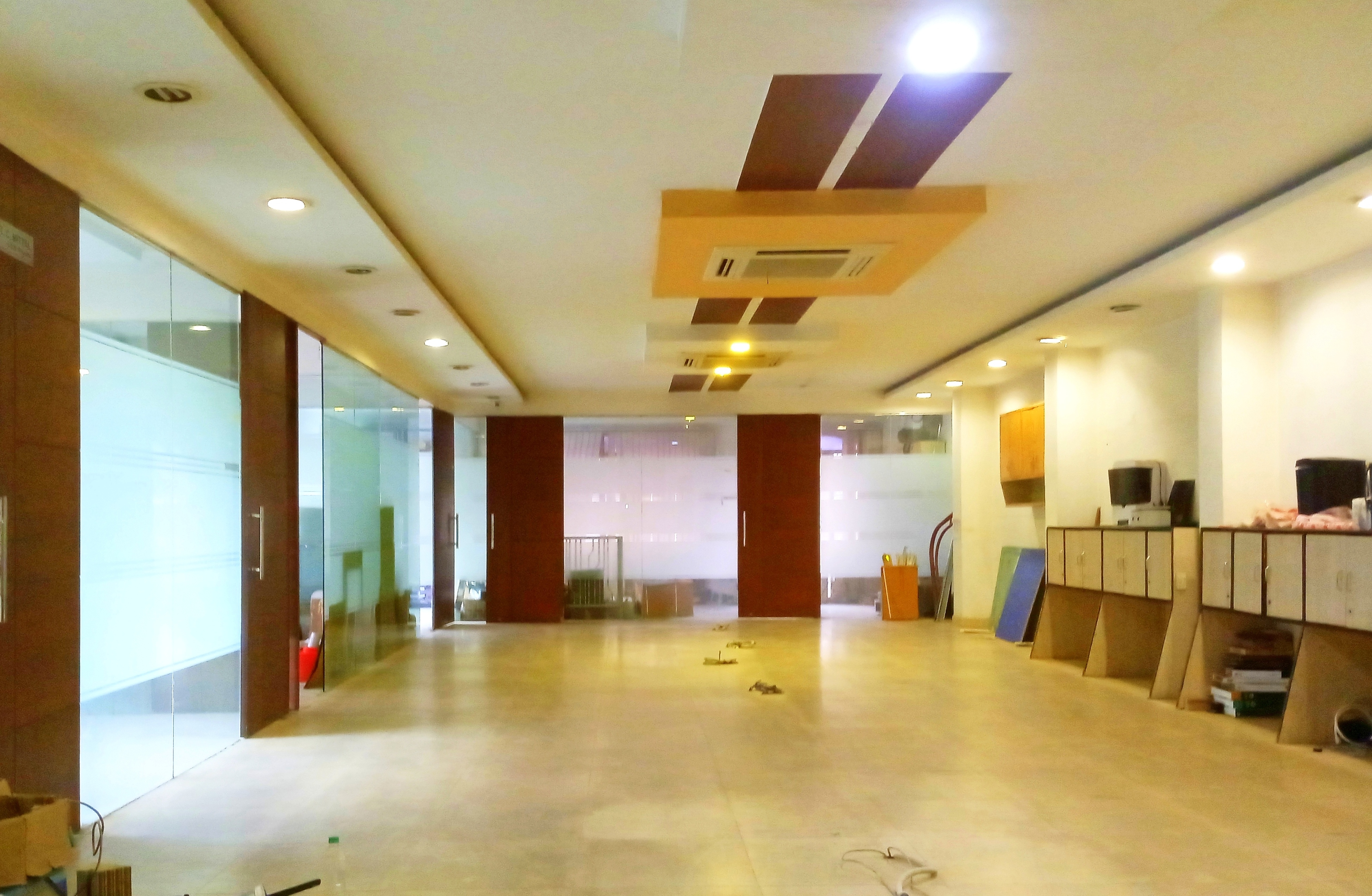 Showroom For Rent in Krishna Nagar