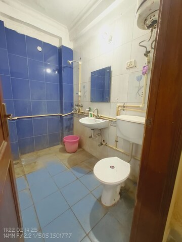 2 BHK Builder Floor For Rent in Saket