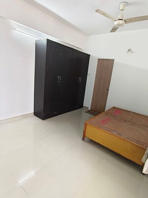 Room in 2 BHK Apartment at Vishal View, Wadgaon Sheri – for Rent