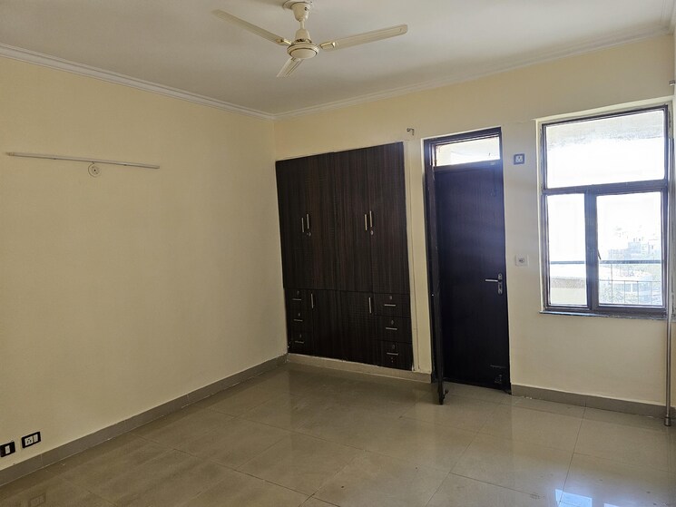 Room, awho-township-gurjinder-vihar 4 Bedroom 2400 Sq.Ft. Apartment In Omega Ii Greater Noida Greater Noida 9722277