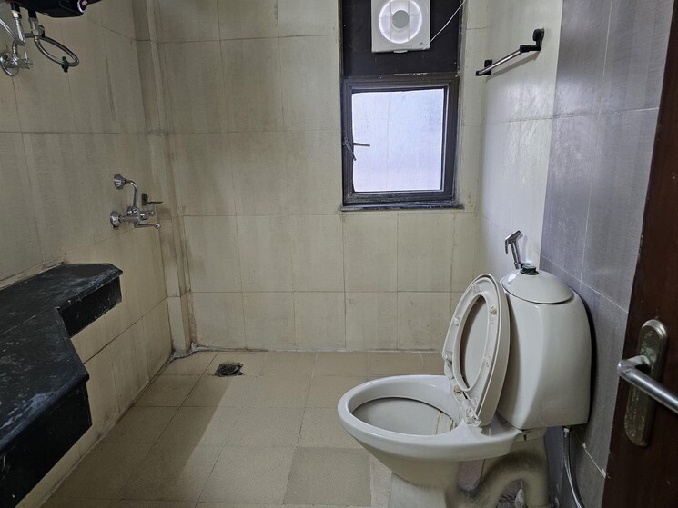 Bathroom, awho-township-gurjinder-vihar 4 Bedroom 2400 Sq.Ft. Apartment In Omega Ii Greater Noida Greater Noida 9722277