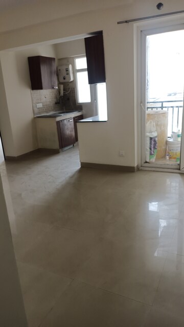 Room in 2 BHK Apartment at Sethi Max Royal, Sector 76 – for Rent