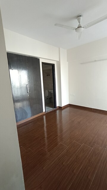2 BHK Apartment For Rent in Sethi Max Royal, Sector 76