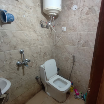 Bathroom in 1 BHK Builder Floor at Malviya Nagar – for Rent
