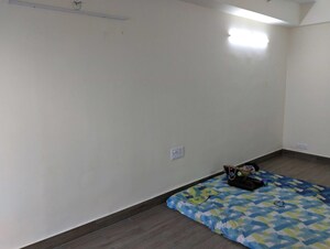 Room in Studio Apartment at Gaur Runway Suites, Gaur Yamuna City – for Rent