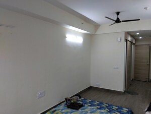 Room in Studio Apartment at Gaur Runway Suites, Gaur Yamuna City – for Rent