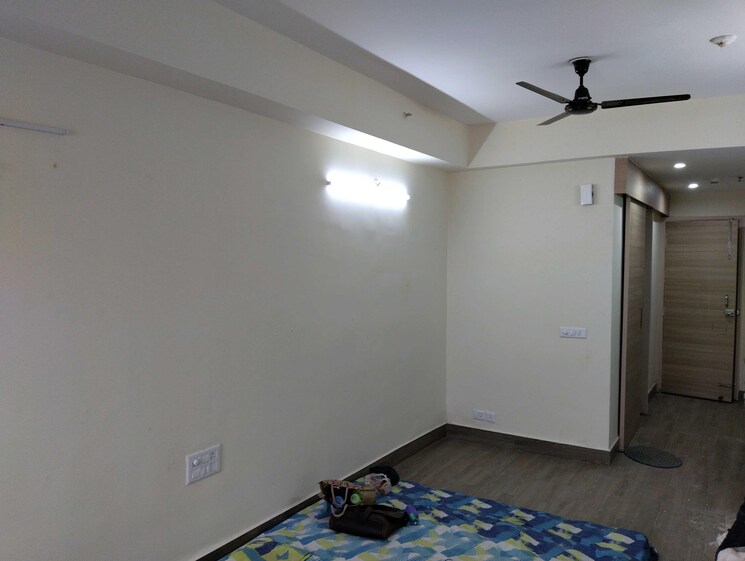 Room, gaur-runway-suites Studio 460 Sq.Ft. Apartment In Gaur Yamuna City Greater Noida 9722300