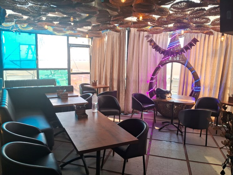 Team Area, modern-enclave Commercial Shop 900 Sq.Ft. In Chinar Park Kolkata 9722309