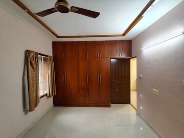 Furnished Amenities in 3.5 BHK Apartment at Ashok Nagar – for Rent