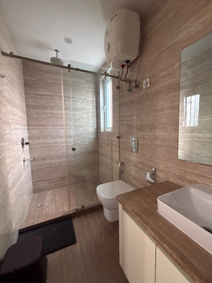 Bathroom, green park extension 4 Bedroom 4000 Sq.Ft. Apartment In Green Park Extension Delhi 9722372