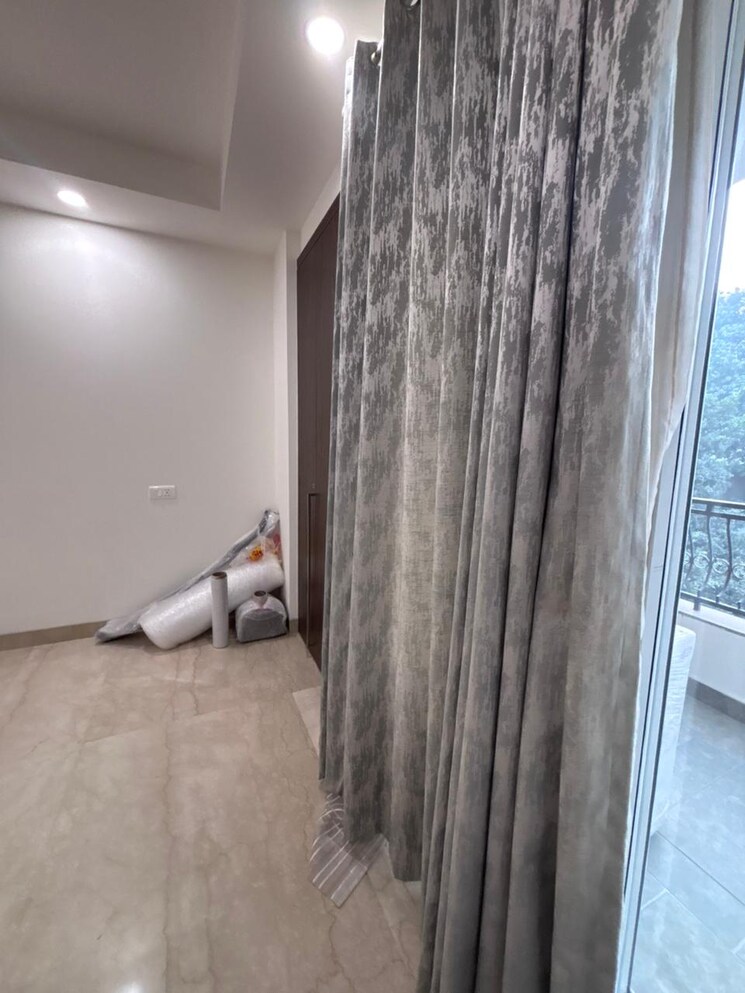 undefined, green park extension 4 Bedroom 4000 Sq.Ft. Apartment In Green Park Extension Delhi 9722372