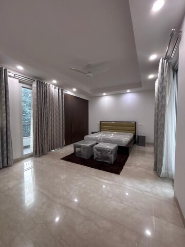 Living Room in 4 BHK Apartment at Green Park Extension – for Rent