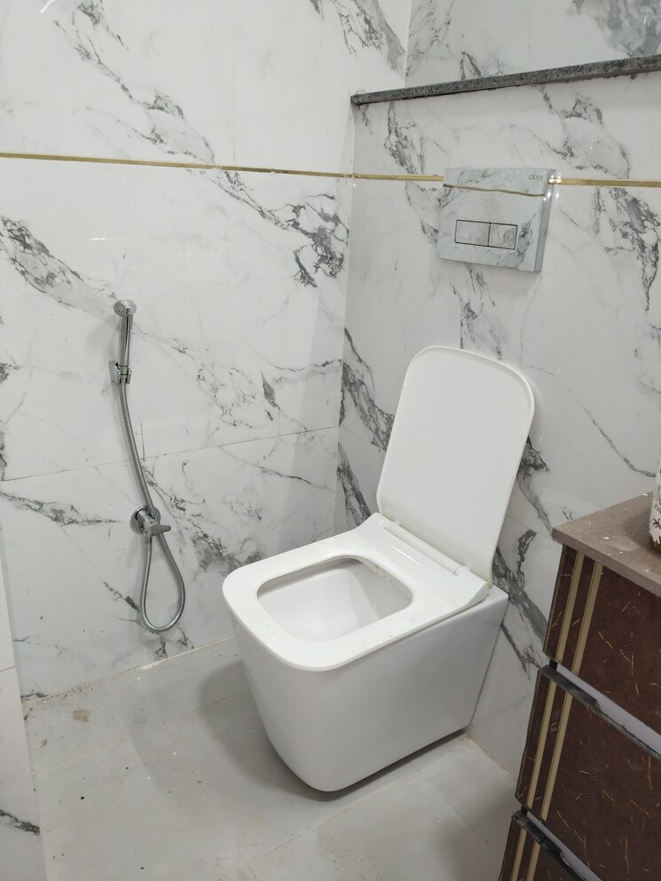 Bathroom, khirki extension 2 Bedroom 875 Sq.Ft. Apartment In Khirki Extension Delhi 9722376