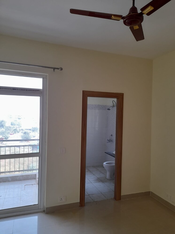 Room, ild-greens 3 Bedroom 1875 Sq.Ft. Apartment In Sector 37c Gurgaon 9722380