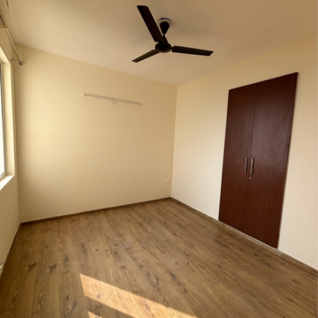 Room in 2.5 BHK Apartment at Experion The Heart Song, Sector 108 – for Rent