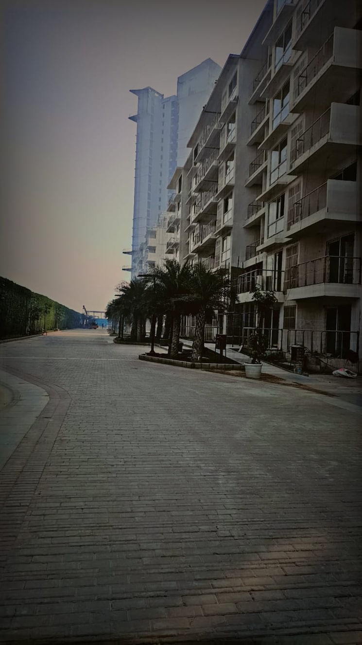  Parking, godrej-palm-retreat 3 Bedroom 2000 Sq.Ft. Apartment In Sector 150 Noida 9722417